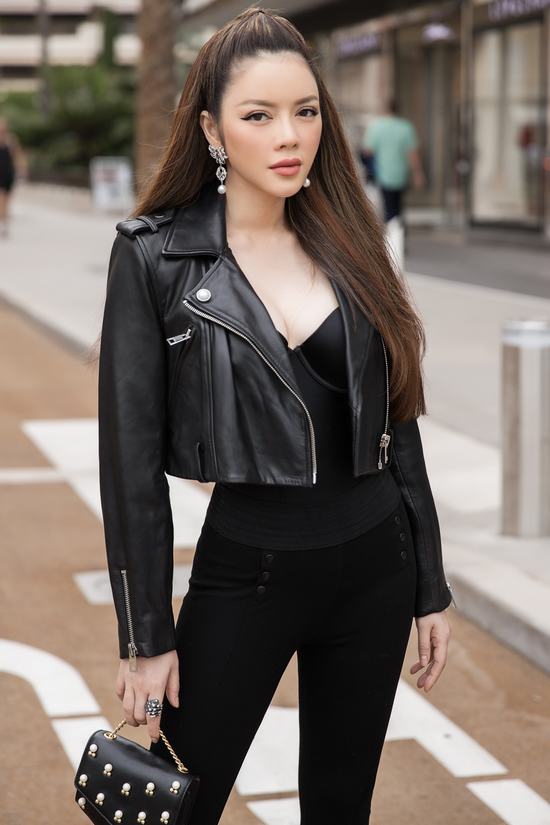 Lý Nhã Kỳ tự tin xuất hiện trên talk show và tạp chí Pháp Lý Nhã Kỳ tự tin xuất hiện trên talk show và tạp chí Pháp